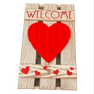 "NWT" Valentine's Day Wooden Heart Sign "Welcome"